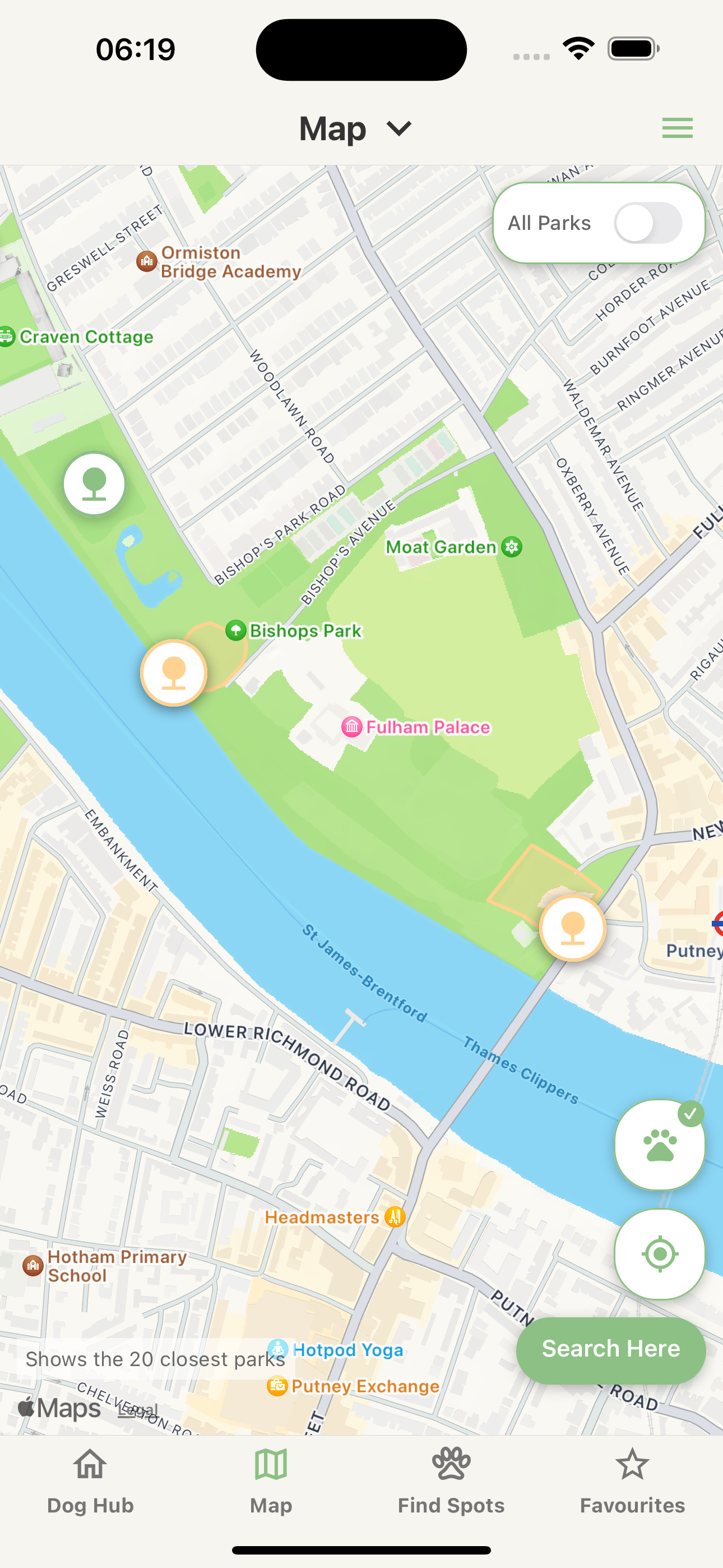 WholetmyDogout app screenshot showing Fulham Palace area with green and yellow markers